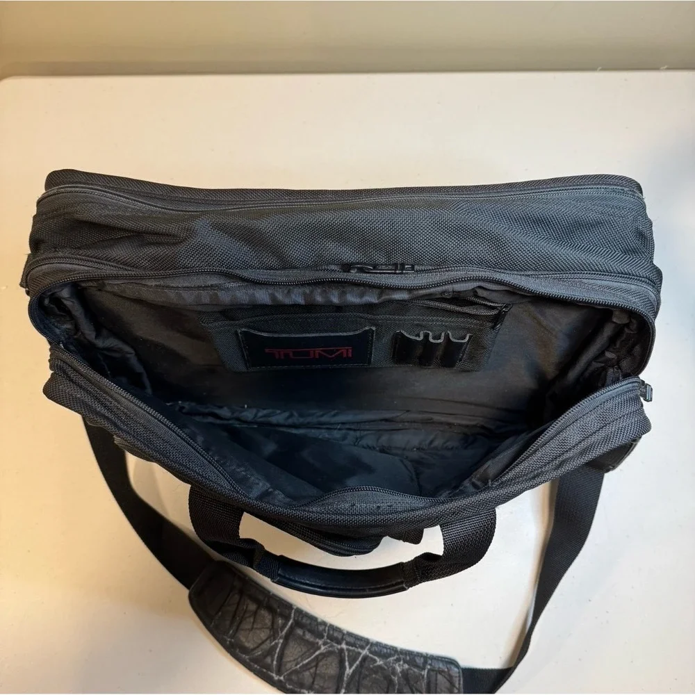 Tumi Black‎ Alpha Ballistic Expandable Organizer Laptop Messenger Bag Briefcase